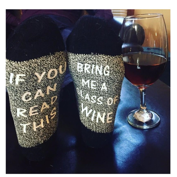 Accessories - If You Can Read This Bring Me A Glass Of Wine Sock